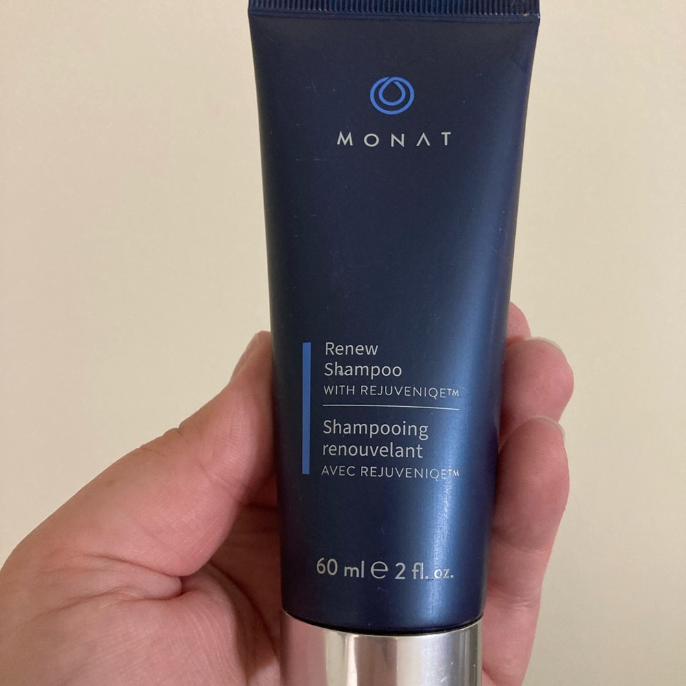 NWT/Sealed Monat Renew Shampoo